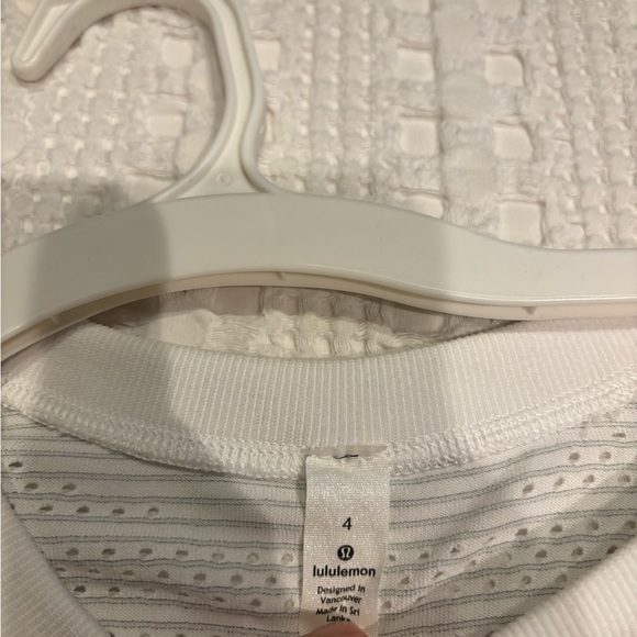 White Lululemon Long Sleeve Top size Small/Medium - Picture 2 of 2